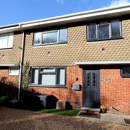 Crown Meadow - 4 Bedroom House - Heathrow - Excellentstays Colnbrook Exterior foto