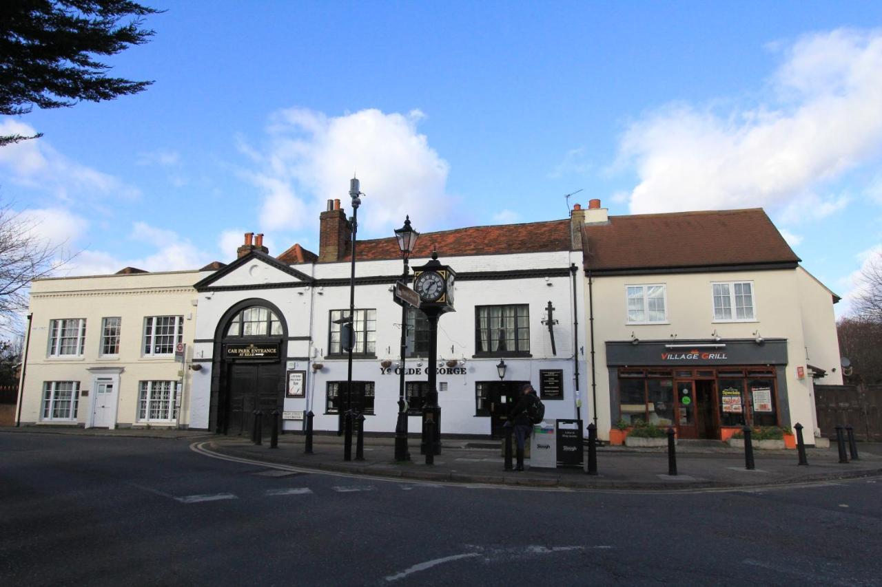 Crown Meadow - 4 Bedroom House - Heathrow - Excellentstays Colnbrook Exterior foto